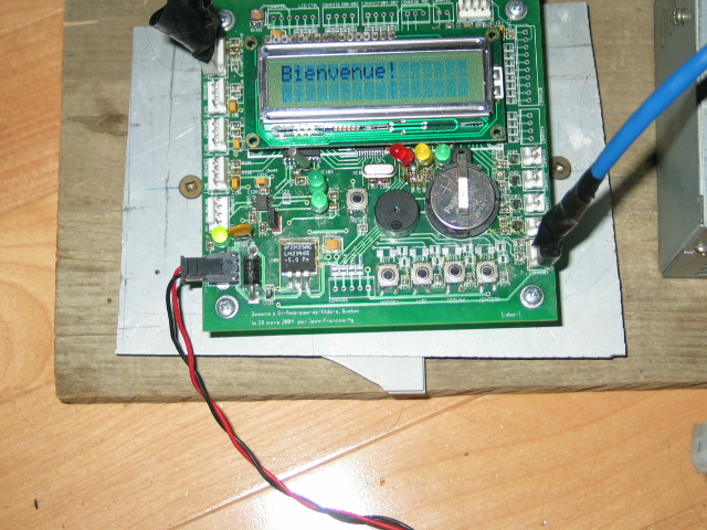 20041022-123739-Electronics-2004